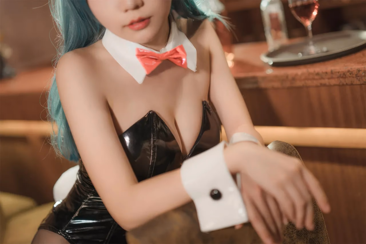 Paruru2xc as Bulma — cosplay photo 17 of 30