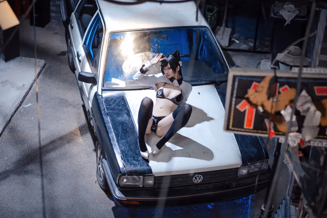 Purinpuppy as Atago — cosplay photo 17 of 114