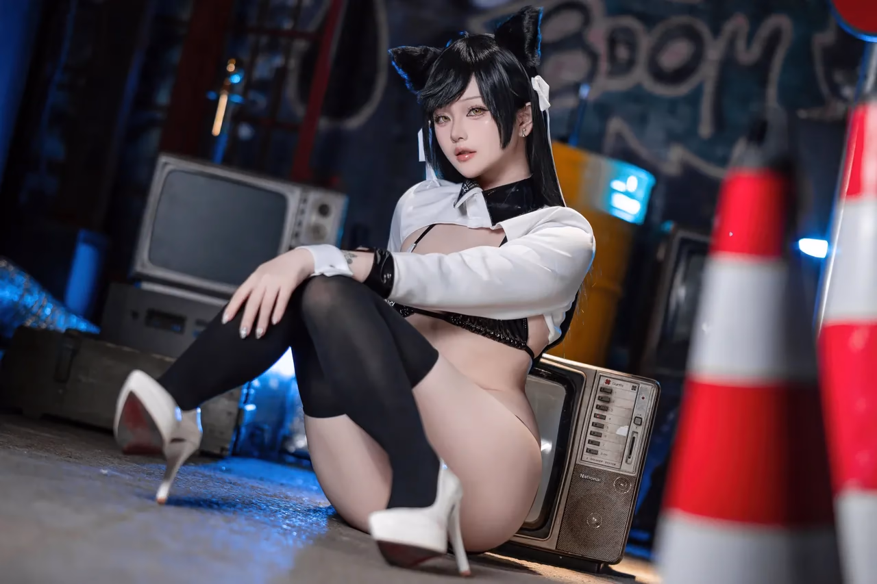 Purinpuppy as Atago — cosplay photo 59 of 114