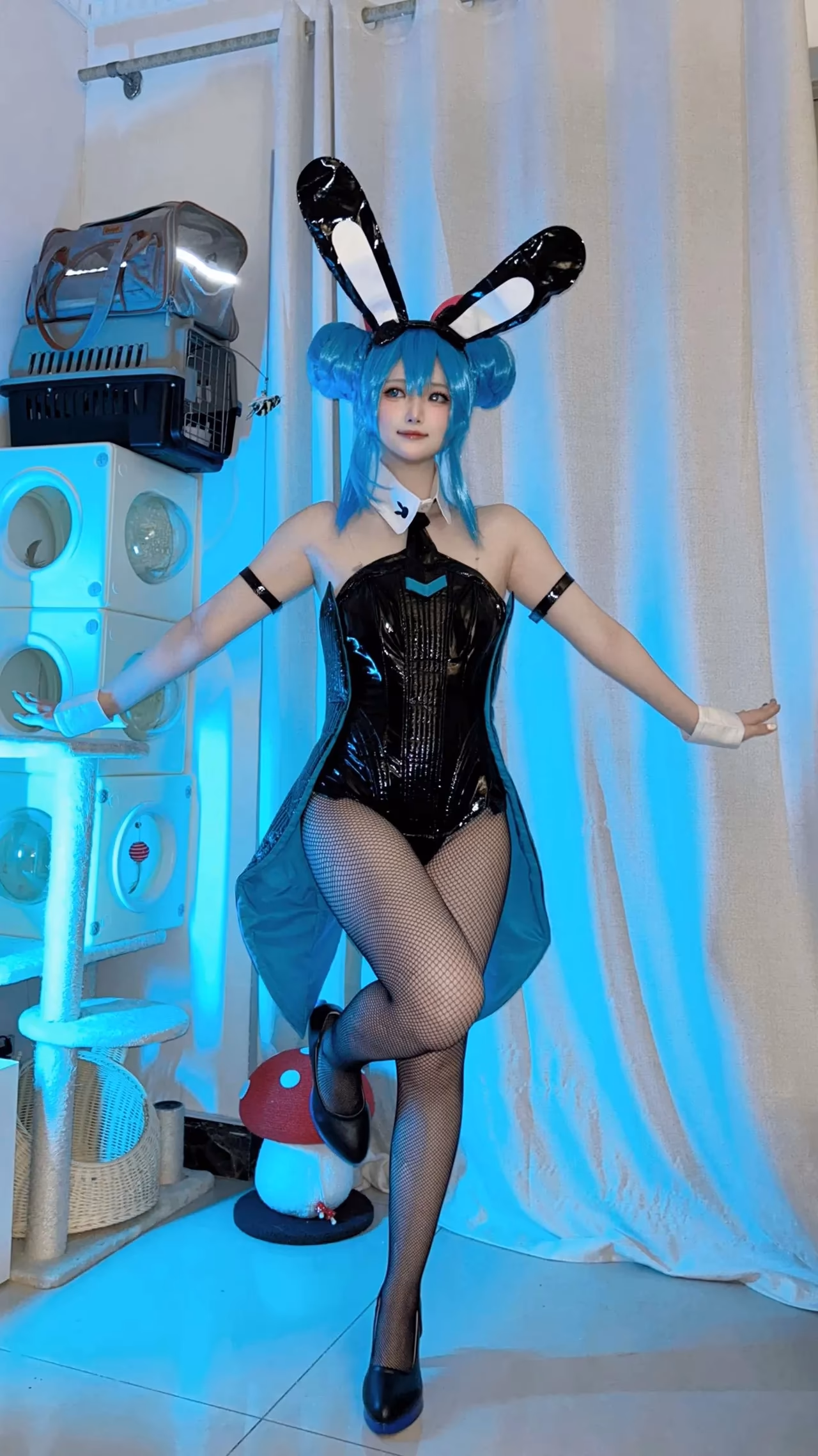 Purinpuppy as Hatsune Miku — cosplay photo 18 of 38