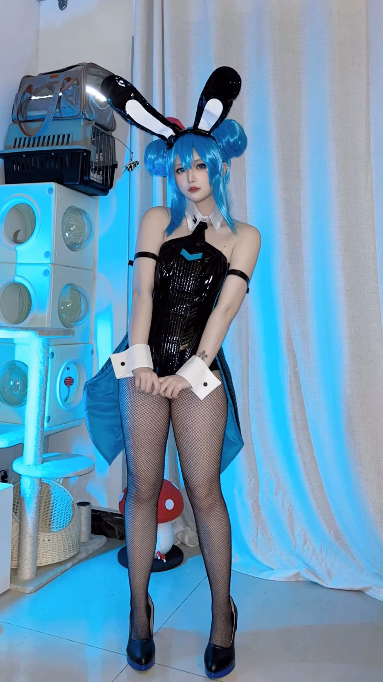 Purinpuppy as Hatsune Miku — cosplay photo 30 of 38