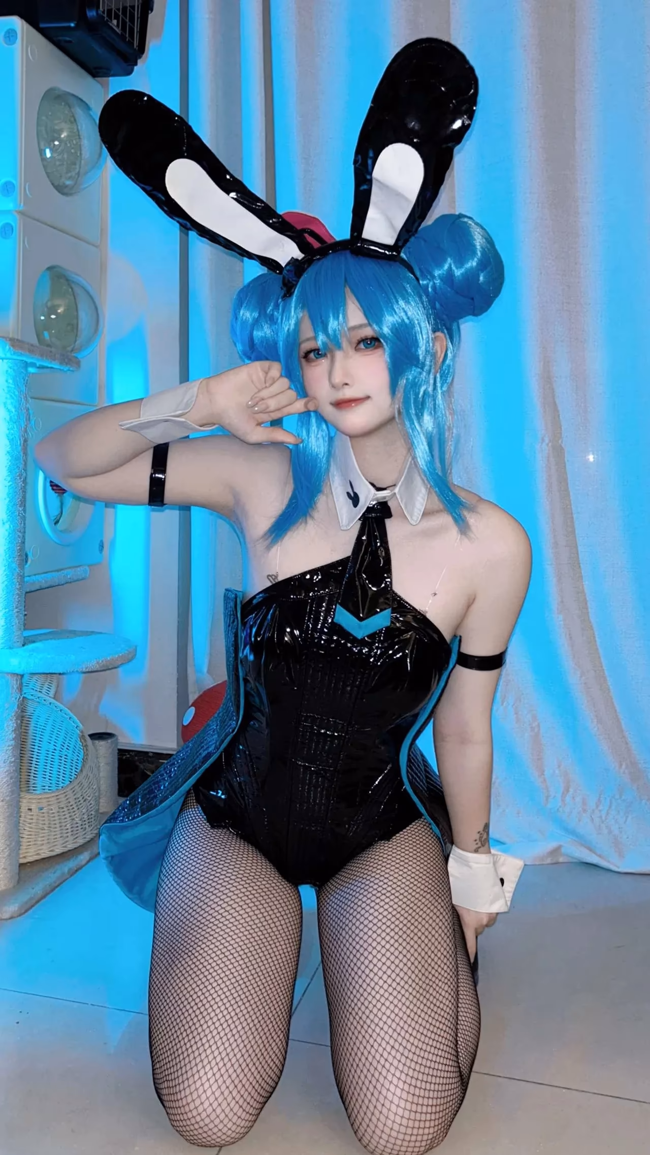 Purinpuppy as Hatsune Miku — cosplay photo 33 of 38