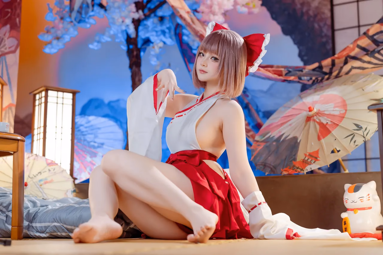 Purinpuppy as Reimu Hakurei — cosplay photo 21 of 66