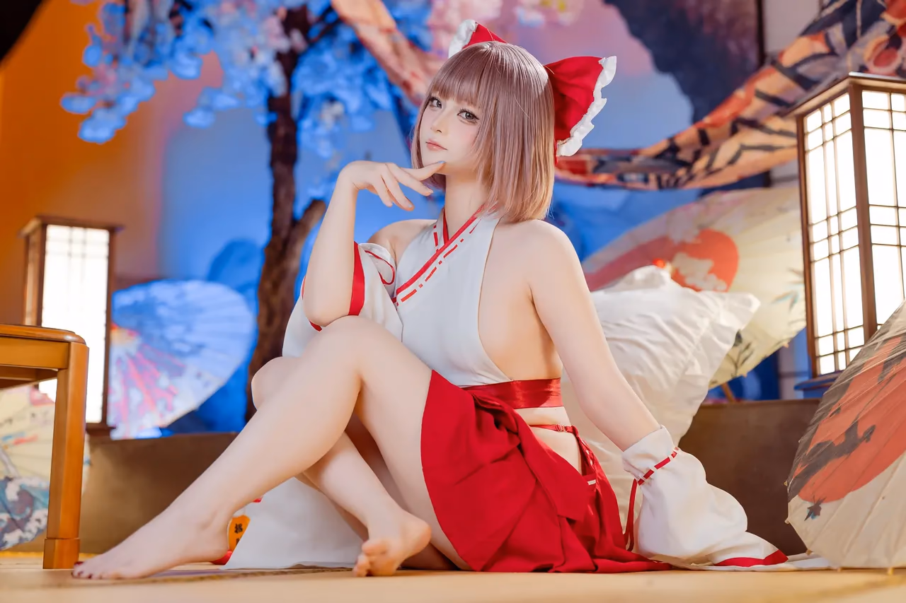 Purinpuppy as Reimu Hakurei — cosplay photo 52 of 66