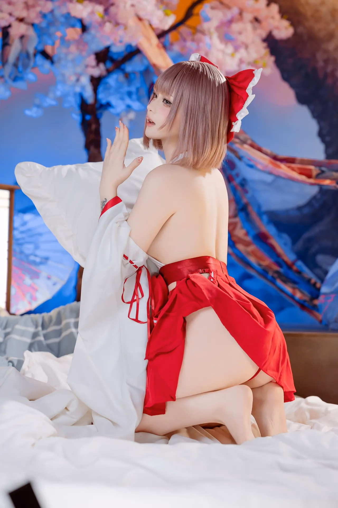 Purinpuppy as Reimu Hakurei — cosplay photo 9 of 66