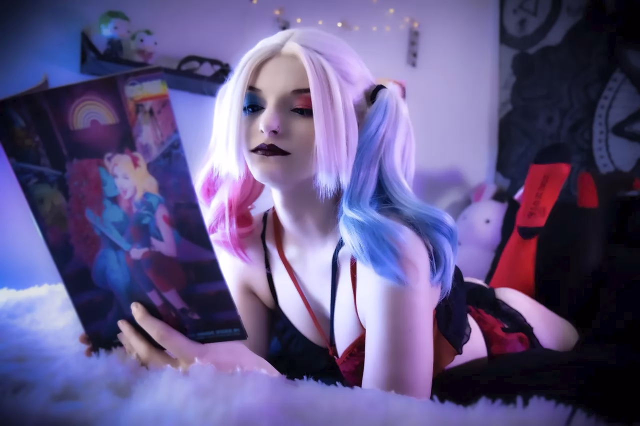RainyDayRoses as Harley Quinn — cosplay photo 14 of 46