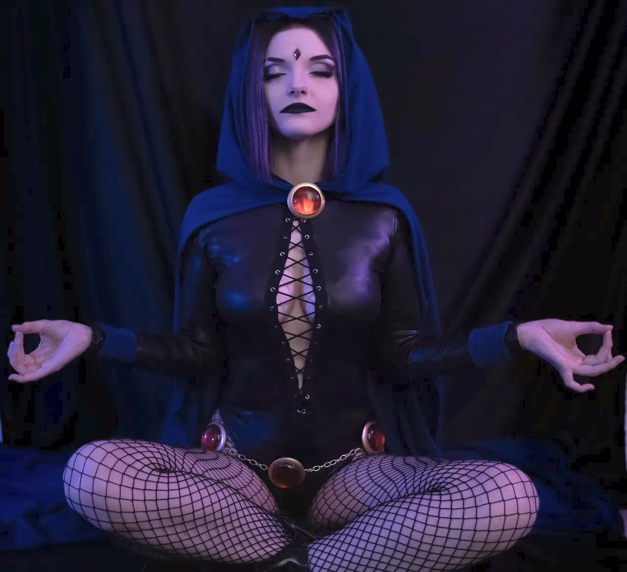 RainyDayRoses as Raven — cosplay photo 37 of 60