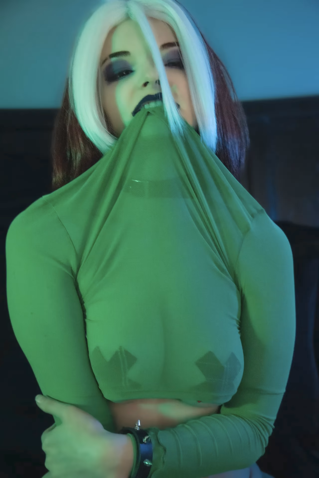 RainyDayRoses as Rogue — cosplay photo 71 of 73