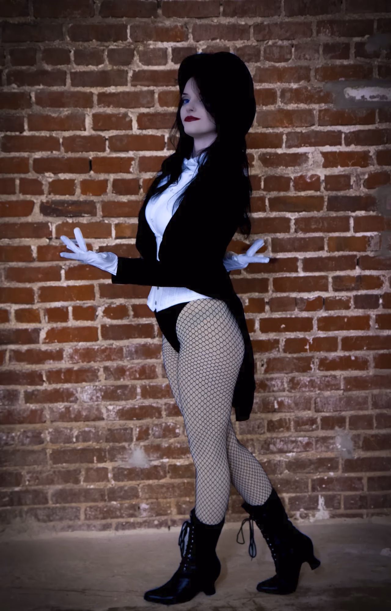 RainyDayRoses as Zatanna — cosplay photo 24 of 26
