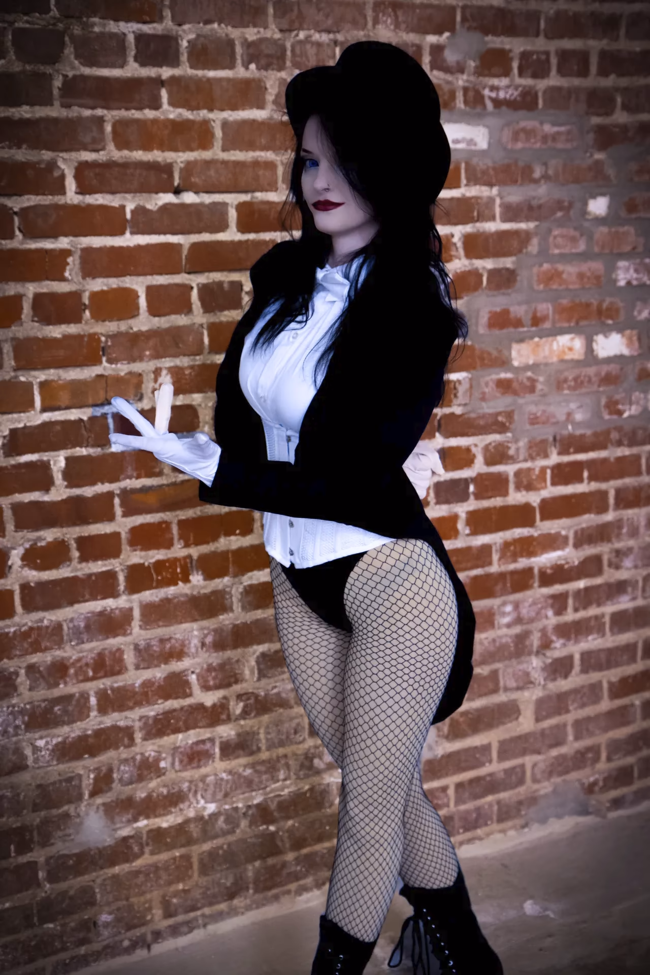 RainyDayRoses as Zatanna — cosplay photo 26 of 26