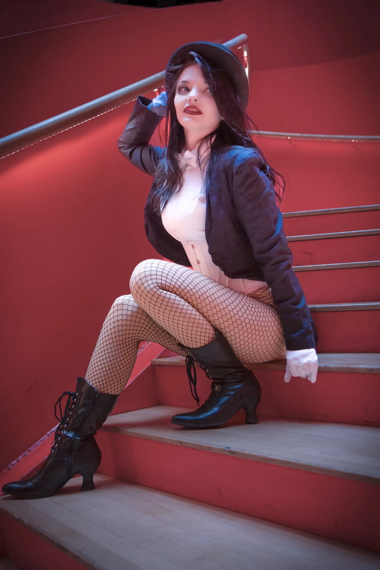 RainyDayRoses as Zatanna — cosplay photo 6 of 26