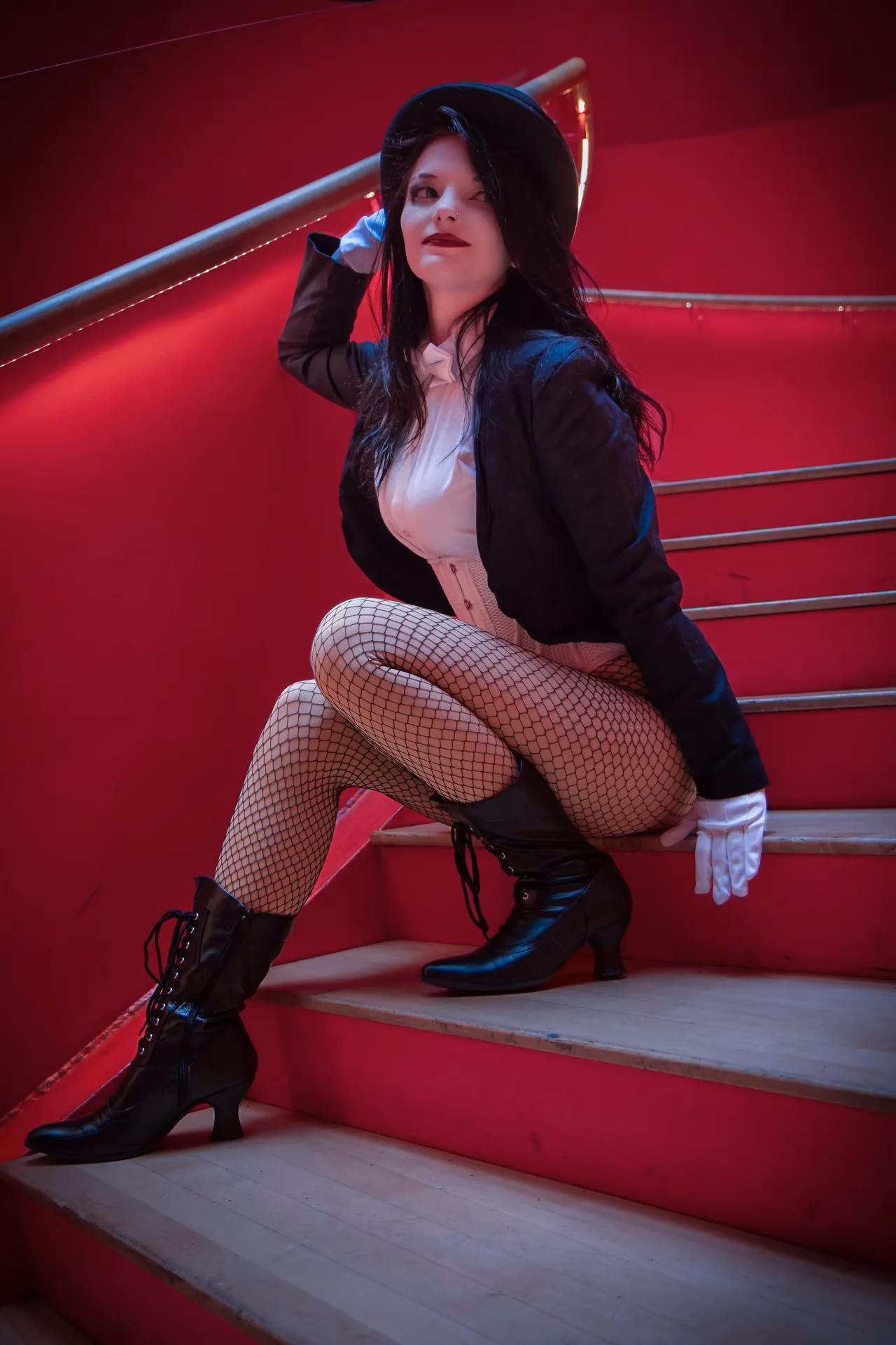 RainyDayRoses as Zatanna — cosplay photo 7 of 26