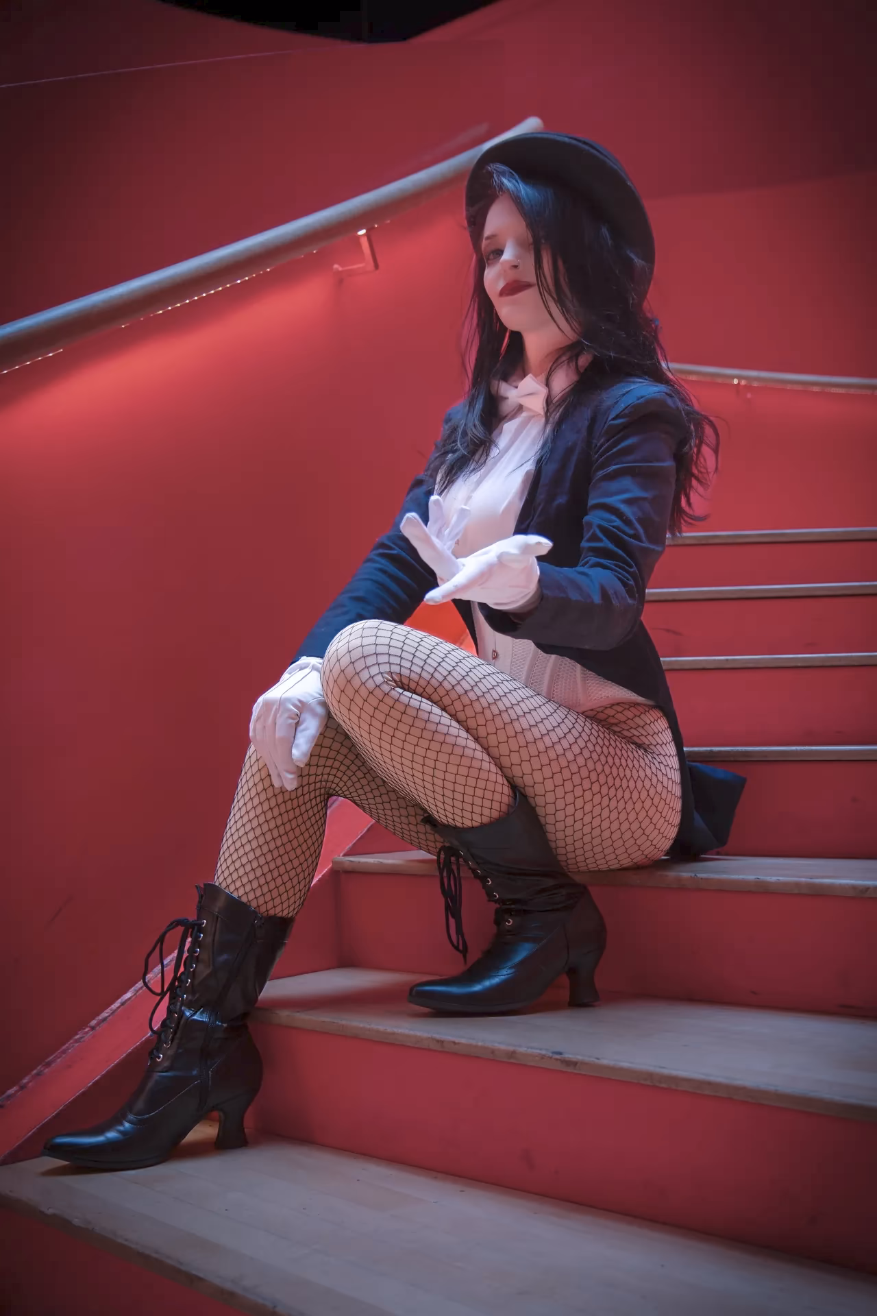 RainyDayRoses as Zatanna — cosplay photo 9 of 26