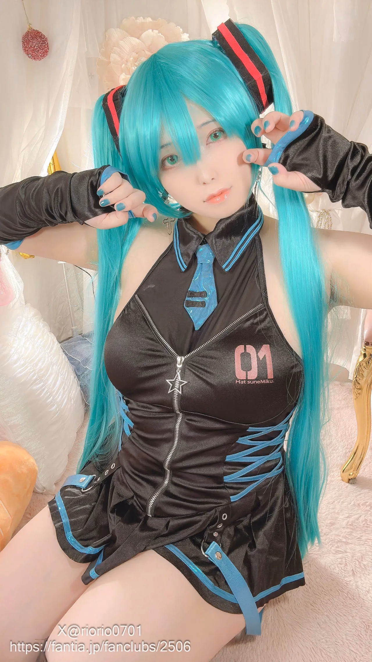 Rio-chan as Hatsune Miku — cosplay photo 2 of 67