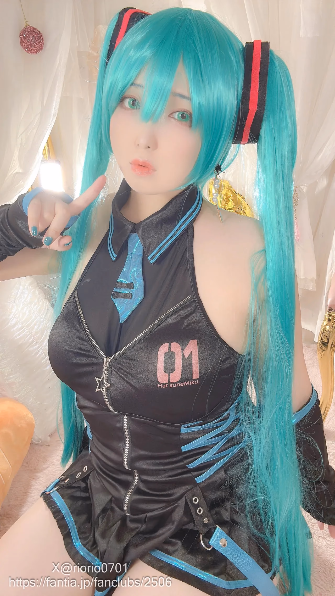 Rio-chan as Hatsune Miku — cosplay photo 3 of 67