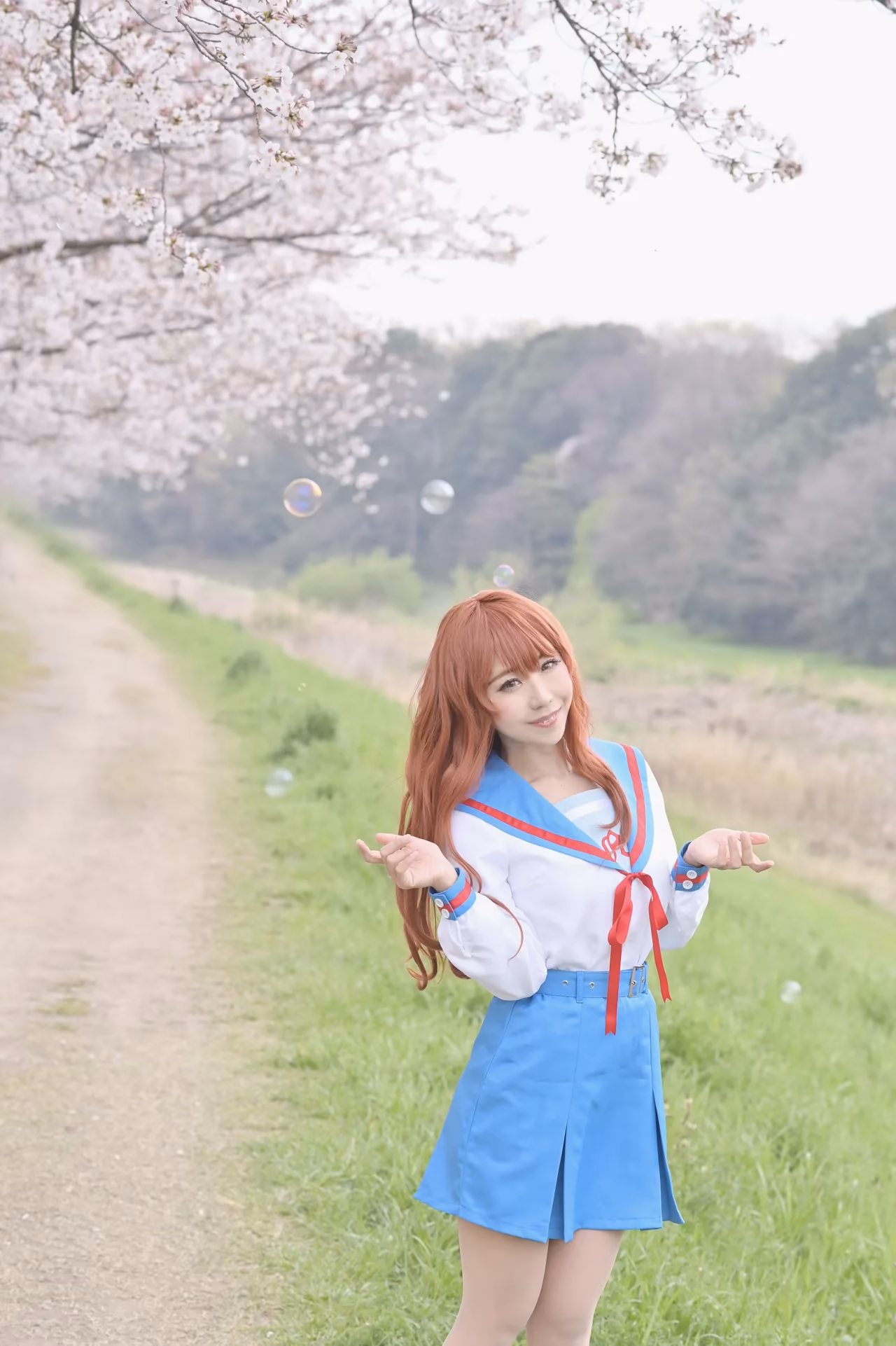 rionsakura as Haruhi Suzumiya, Mikuru Asahina, and Yuki Nagato — cosplay photo 51 of 162