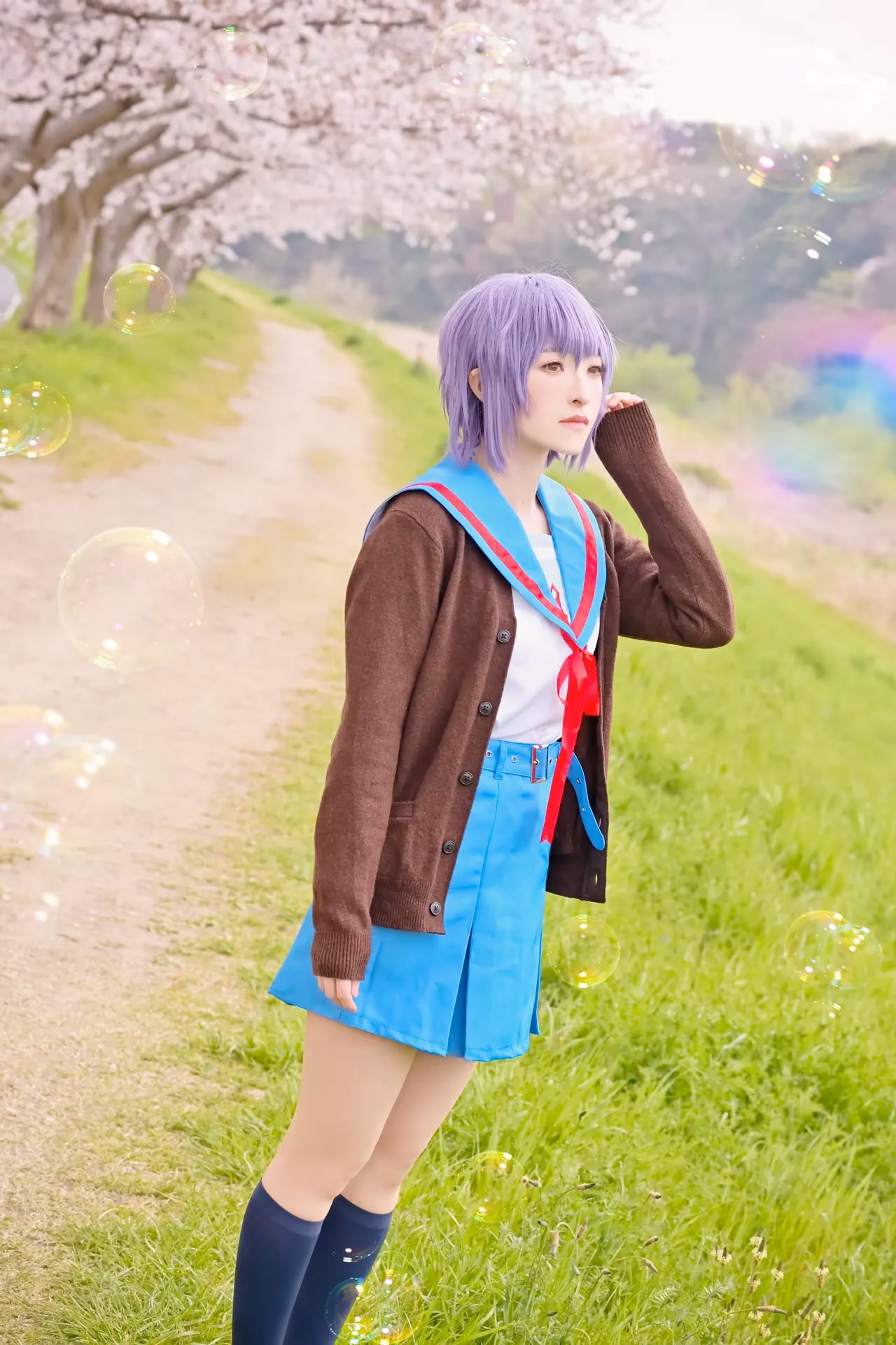 rionsakura as Haruhi Suzumiya, Mikuru Asahina, and Yuki Nagato — cosplay photo 55 of 162