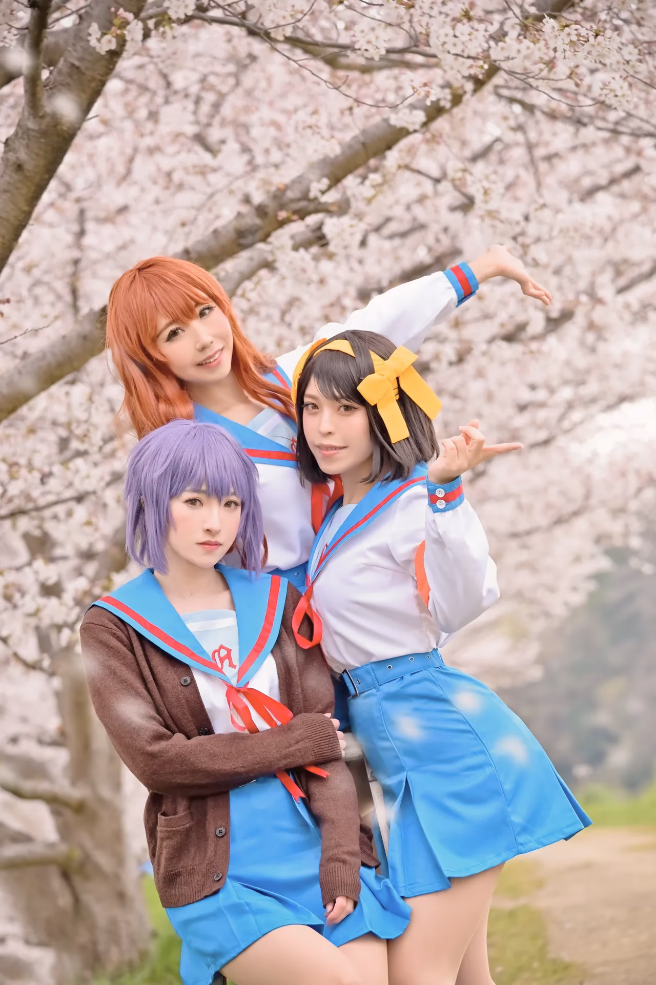 rionsakura as Haruhi Suzumiya, Mikuru Asahina, and Yuki Nagato — cosplay photo 64 of 162