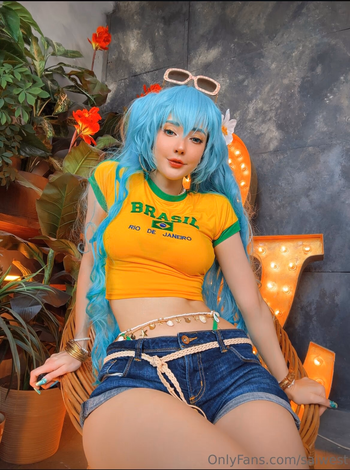 Sai Westwood as Hatsune Miku — cosplay photo 7 of 42
