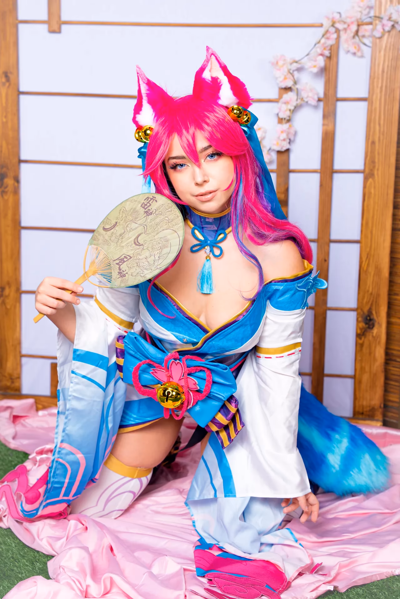 Serinide as Ahri — cosplay photo 11 of 29