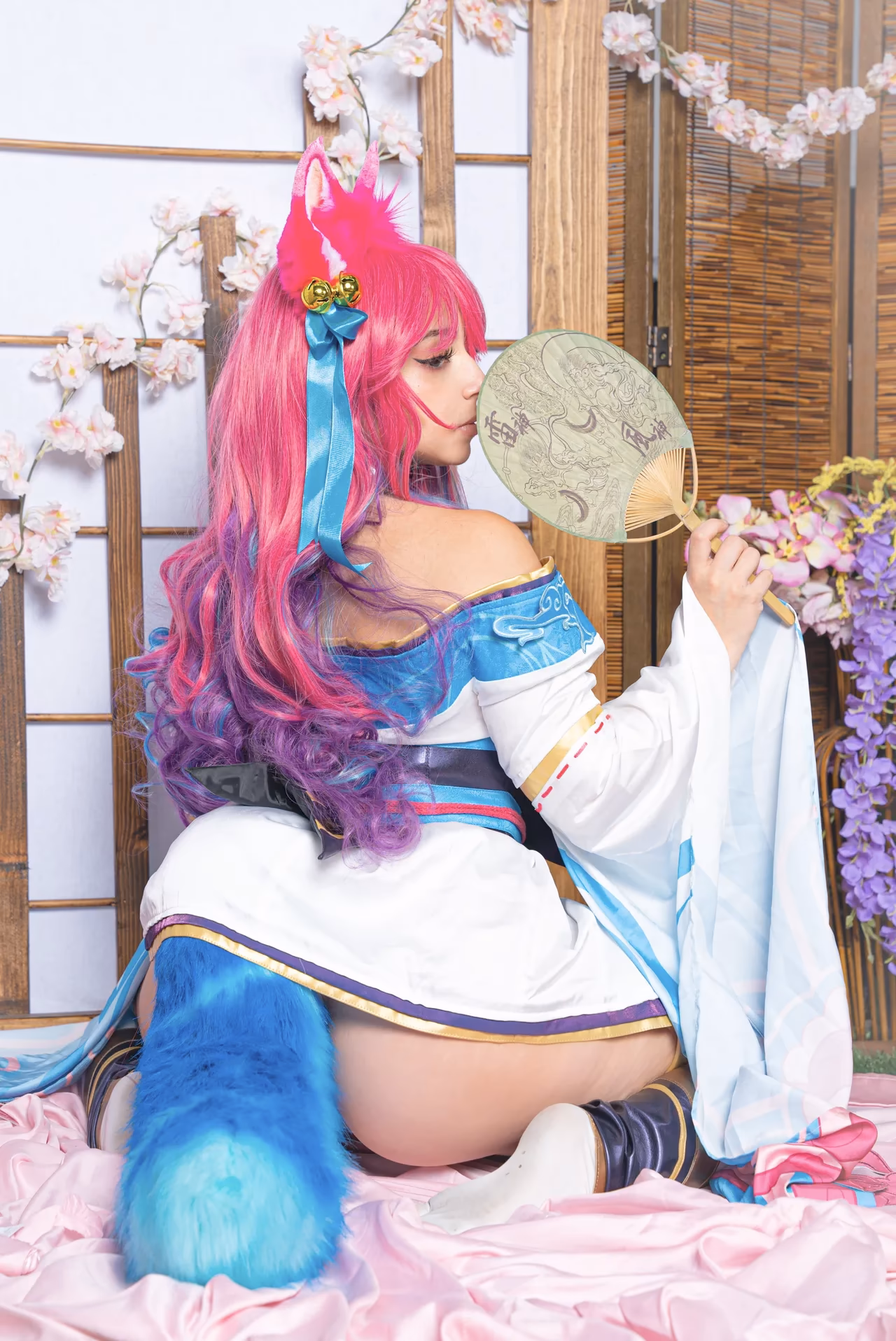 Serinide as Ahri — cosplay photo 12 of 29