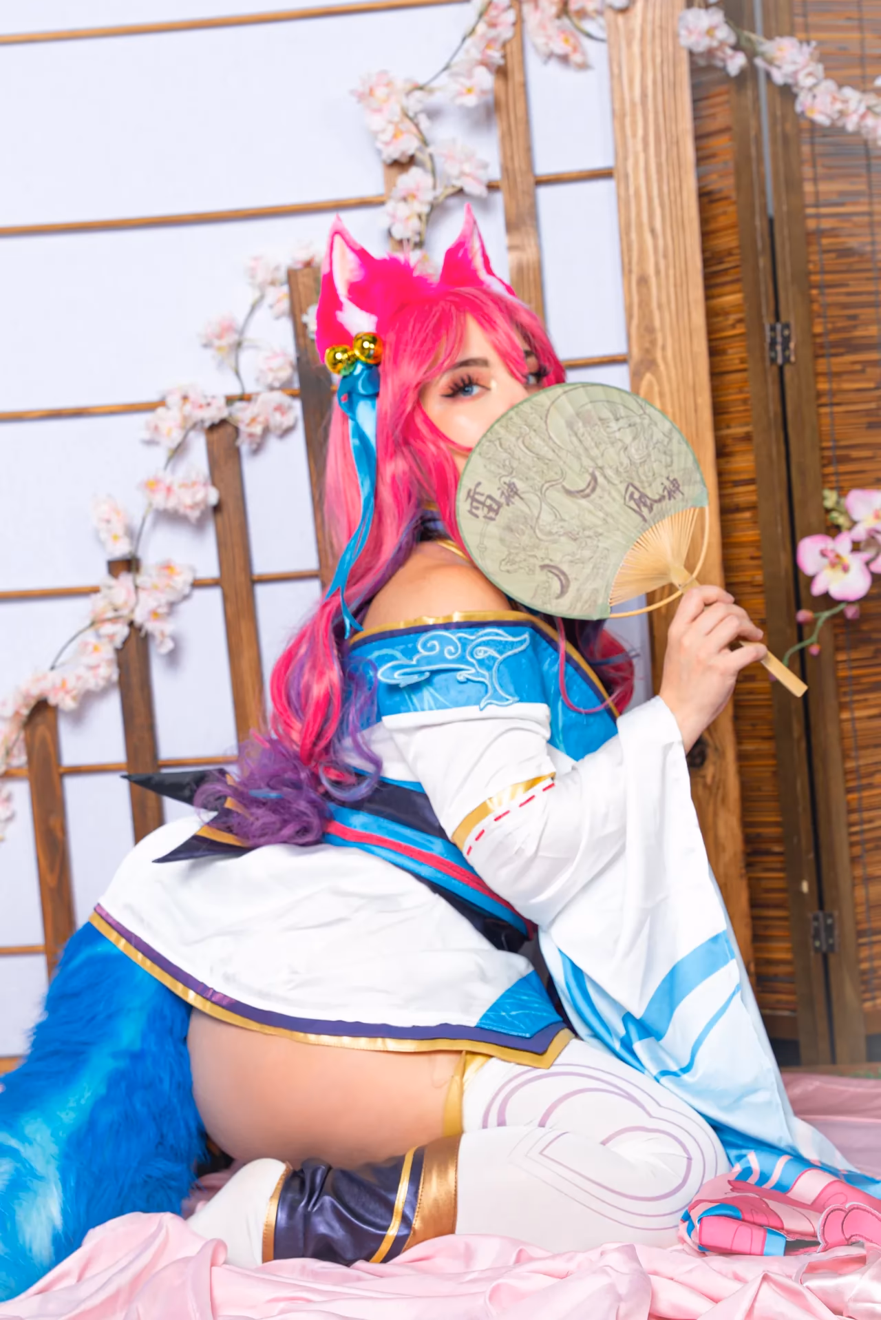 Serinide as Ahri — cosplay photo 14 of 29