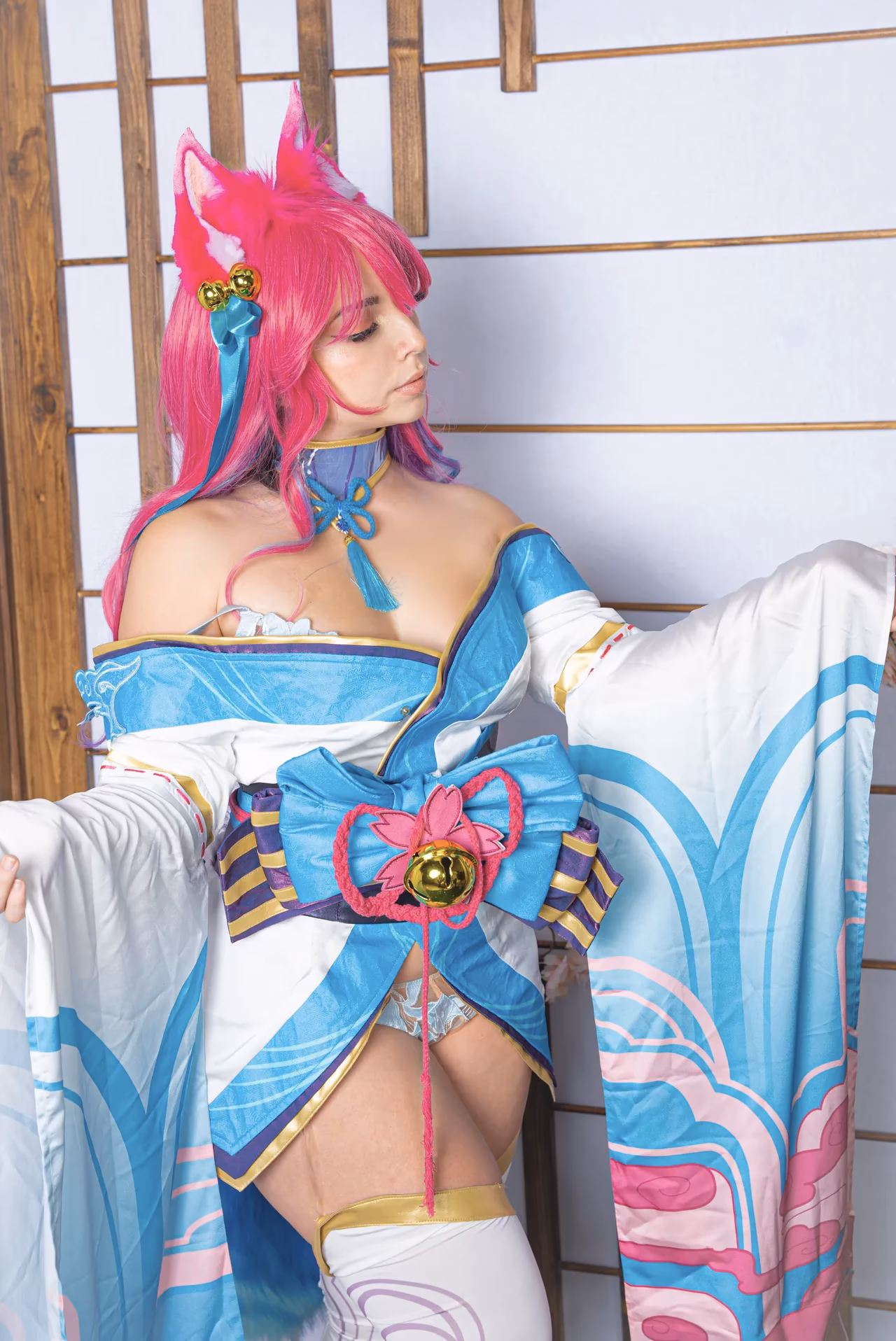 Serinide as Ahri — cosplay photo 2 of 29