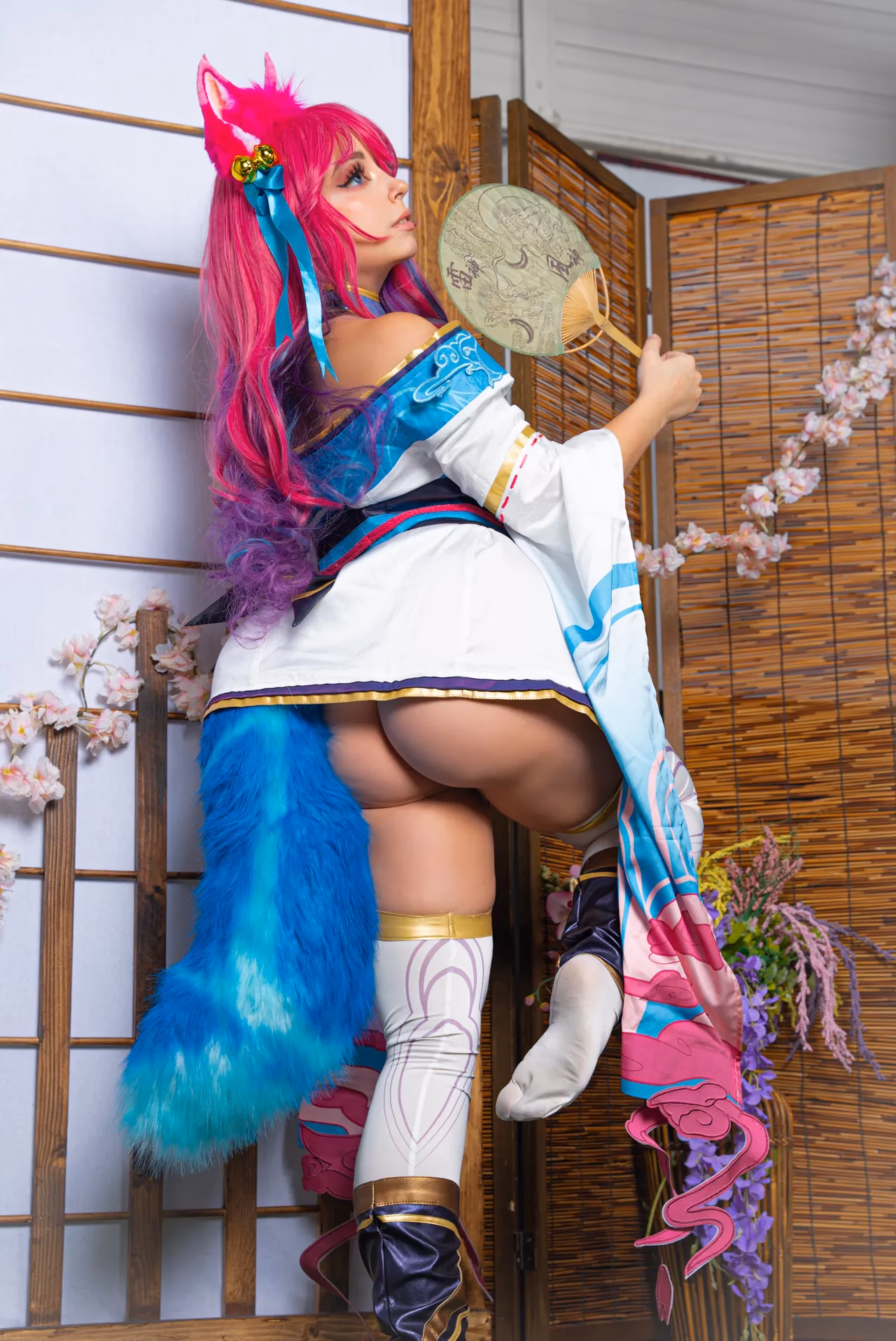 Serinide as Ahri — cosplay photo 7 of 29