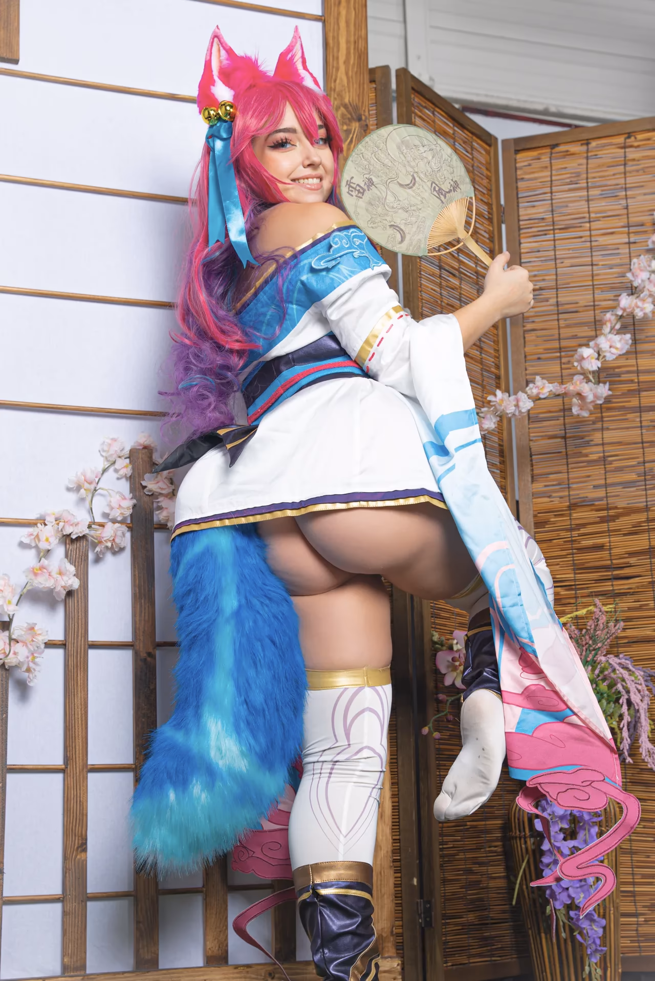 Serinide as Ahri — cosplay photo 8 of 29