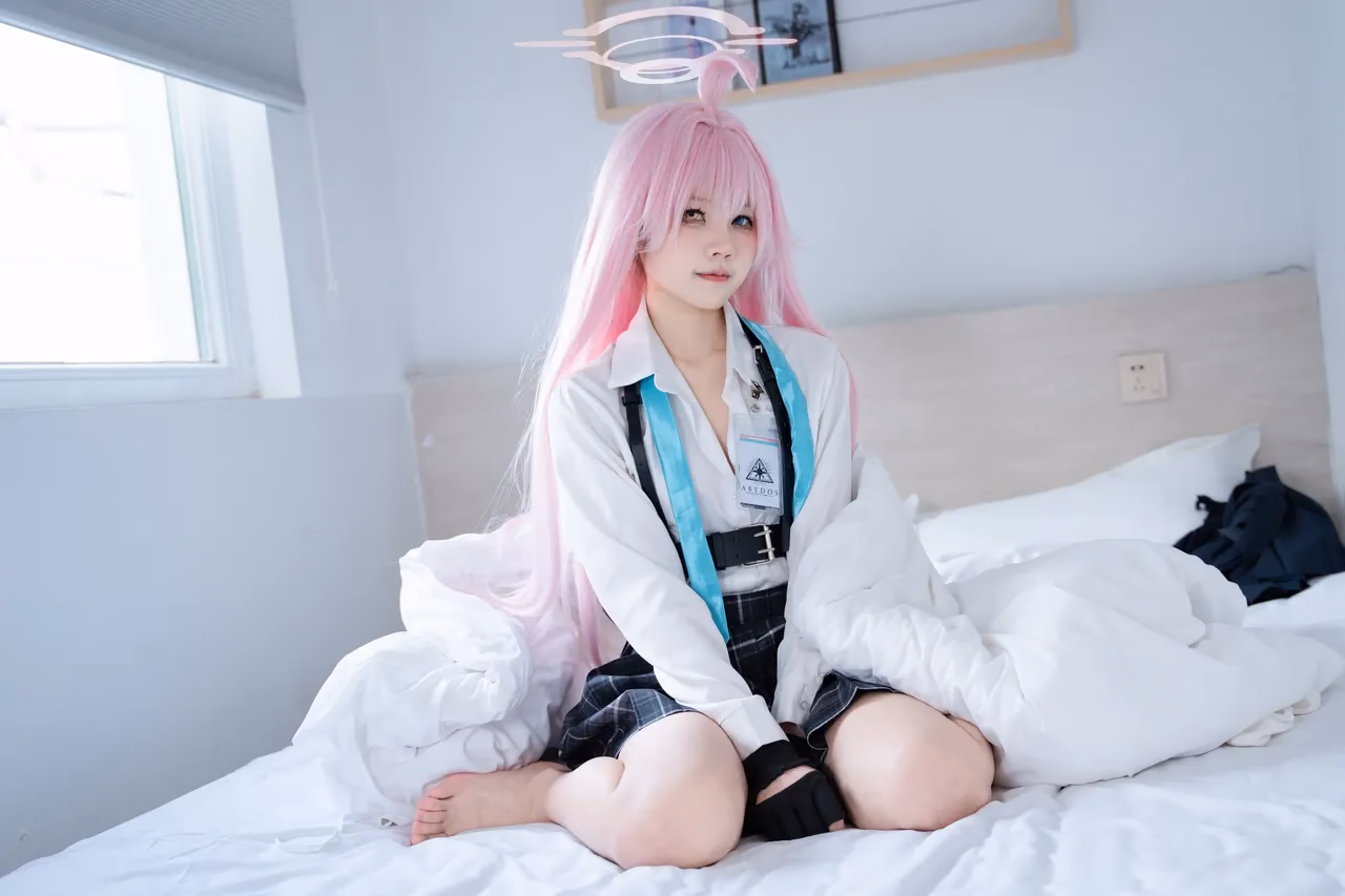 Shimizu Nagi as Hoshino Takanashi — cosplay photo 85 of 88