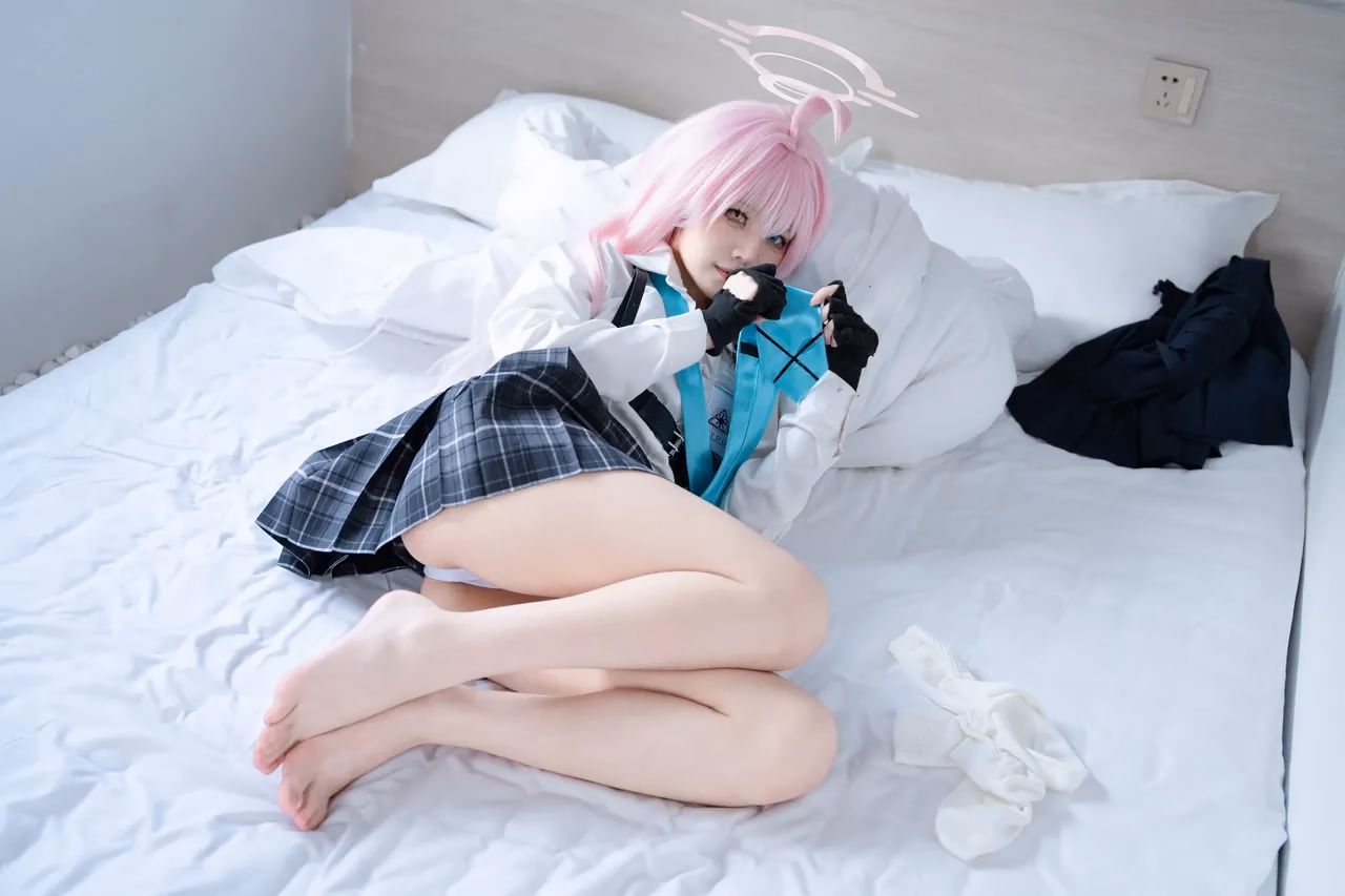 Shimizu Nagi as Hoshino Takanashi — cosplay photo 86 of 88