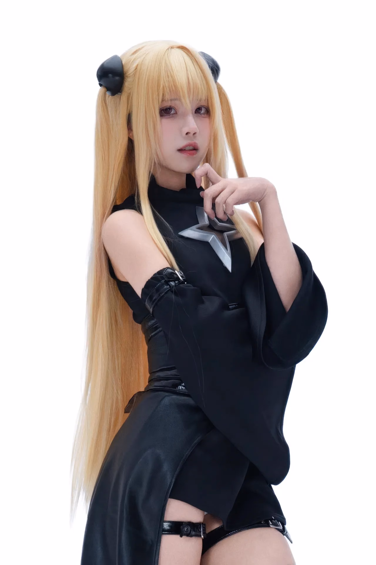 Shimizu Nagi as Golden Darkness (Yami) — cosplay photo 11 of 38