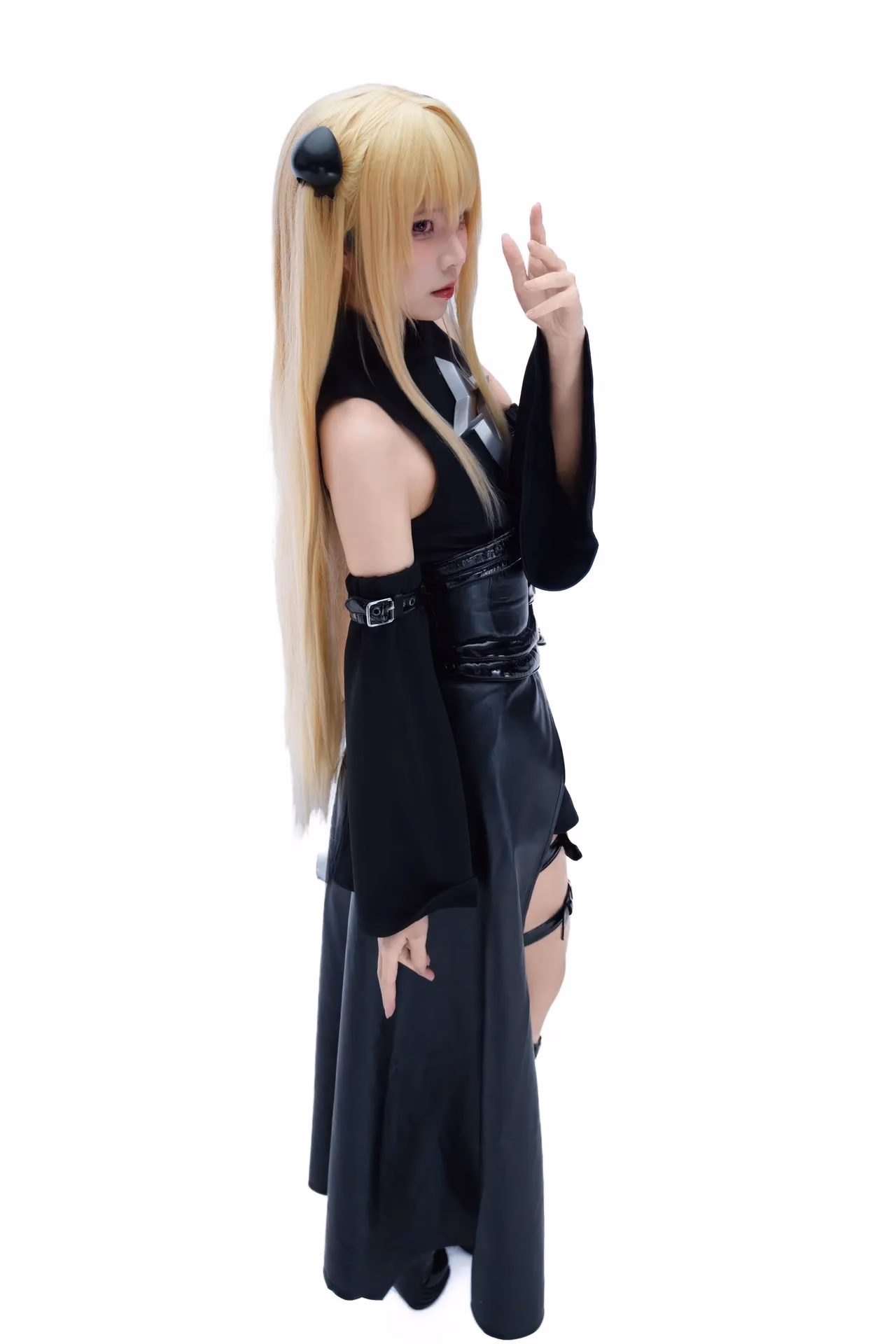 Shimizu Nagi as Golden Darkness (Yami) — cosplay photo 14 of 38