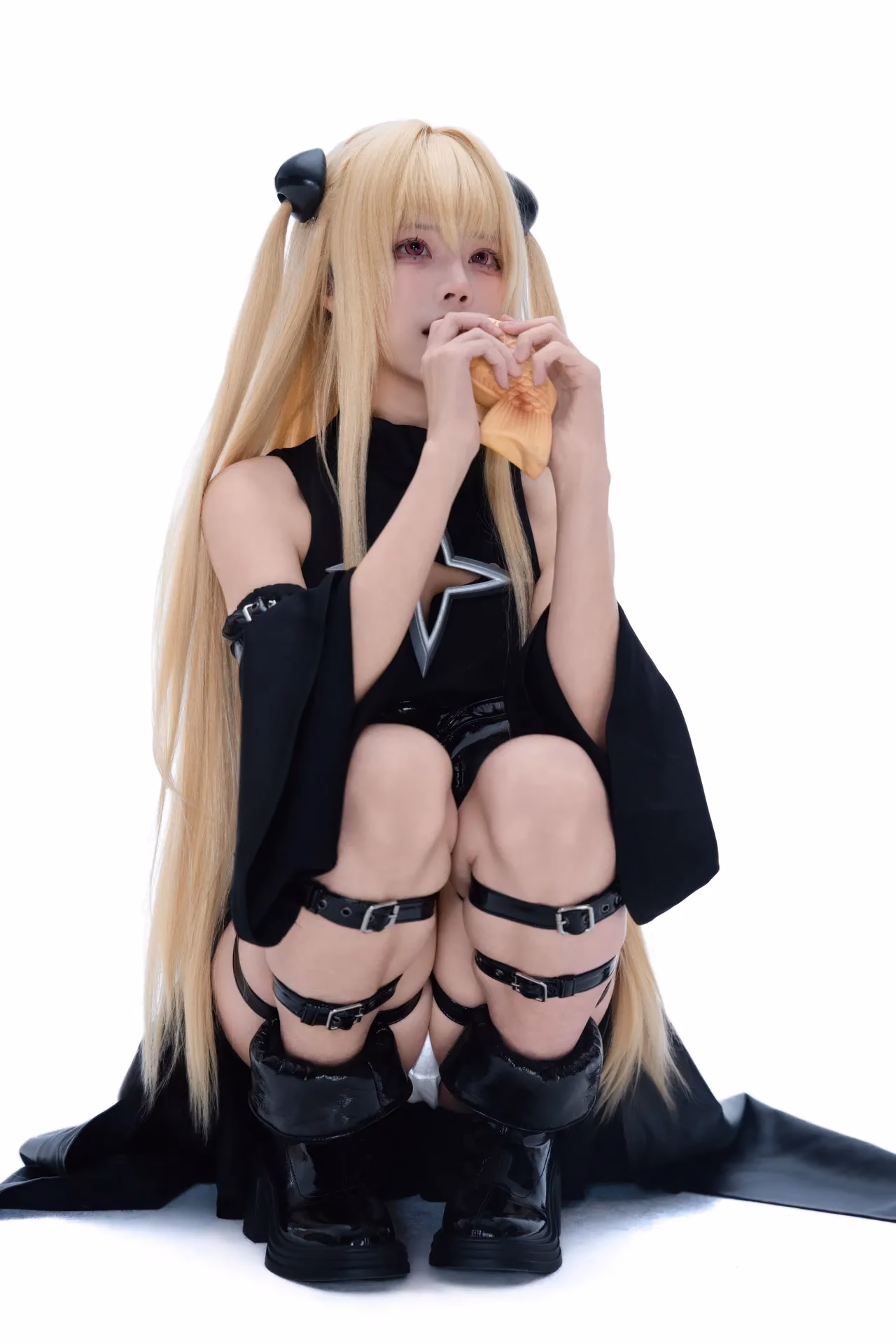 Shimizu Nagi as Golden Darkness (Yami) — cosplay photo 23 of 38