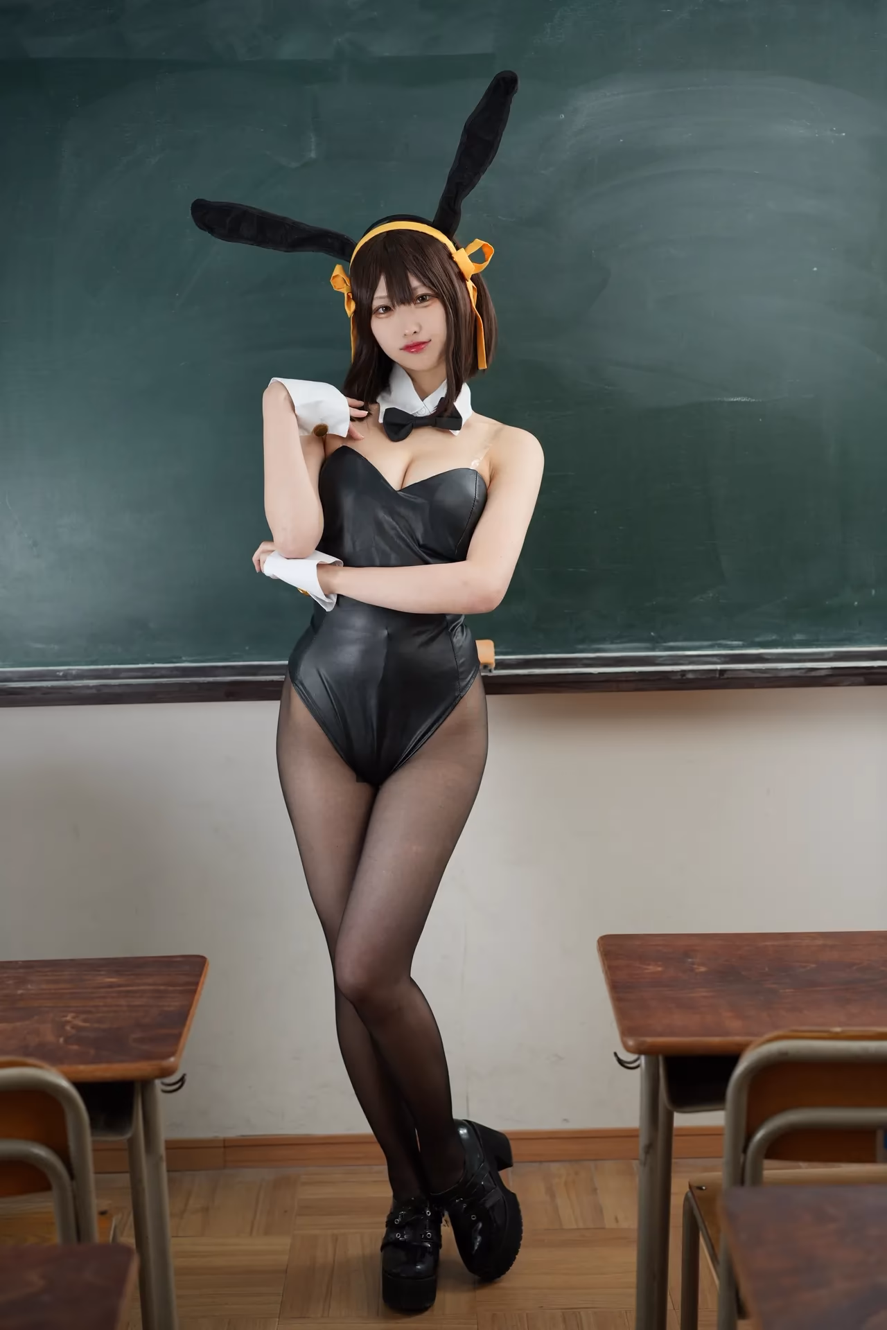 Shion Kyouwakoku as Haruhi Suzumiya — cosplay photo 14 of 101