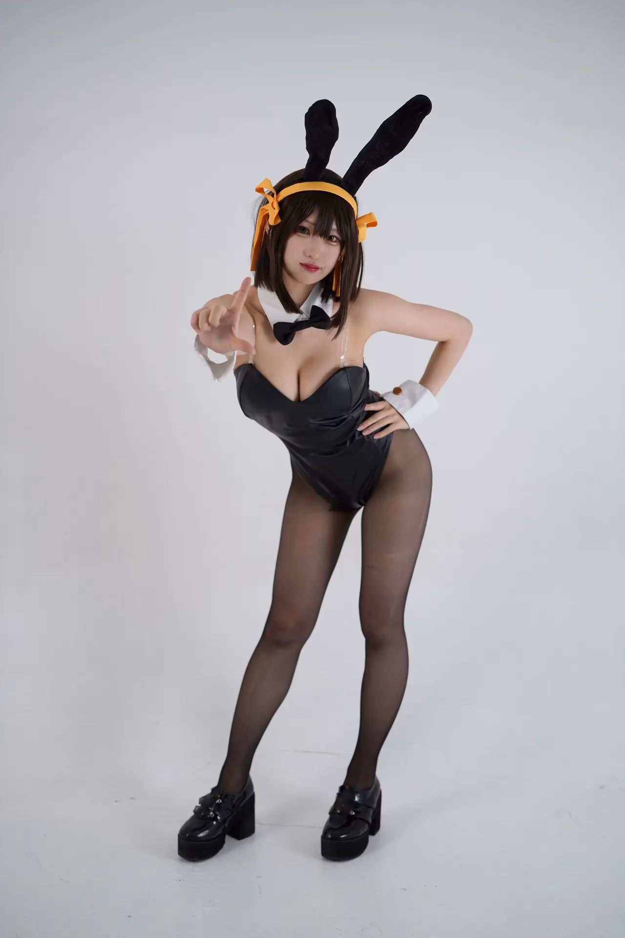 Shion Kyouwakoku as Haruhi Suzumiya — cosplay photo 51 of 101