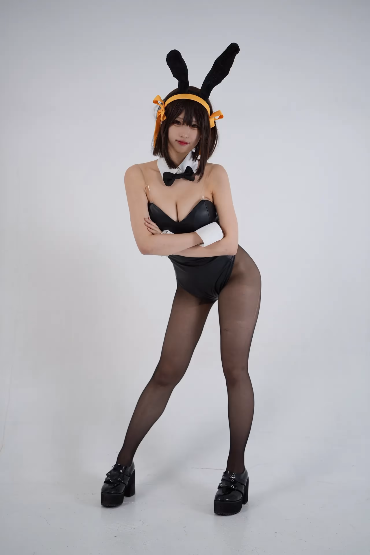 Shion Kyouwakoku as Haruhi Suzumiya — cosplay photo 58 of 101