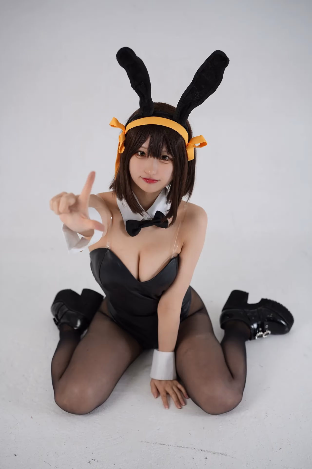 Shion Kyouwakoku as Haruhi Suzumiya — cosplay photo 62 of 101