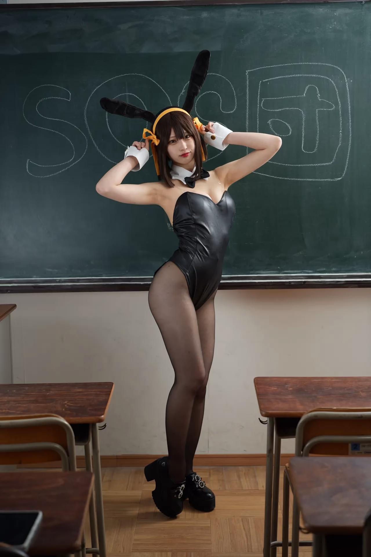 Shion Kyouwakoku as Haruhi Suzumiya — cosplay photo 7 of 101