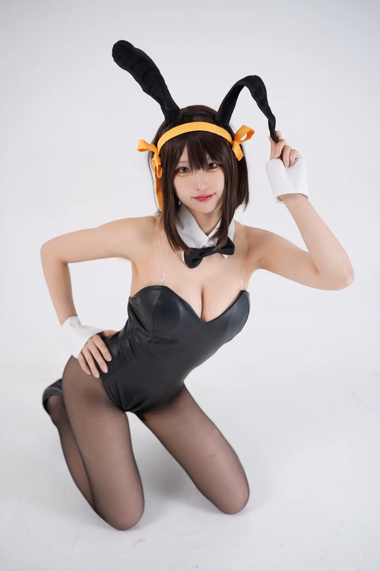 Shion Kyouwakoku as Haruhi Suzumiya — cosplay photo 79 of 101