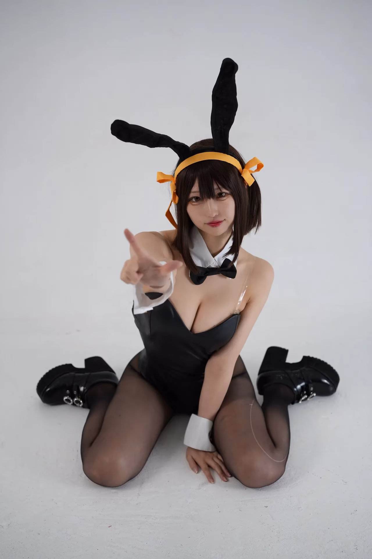 Shion Kyouwakoku as Haruhi Suzumiya — cosplay photo 85 of 101