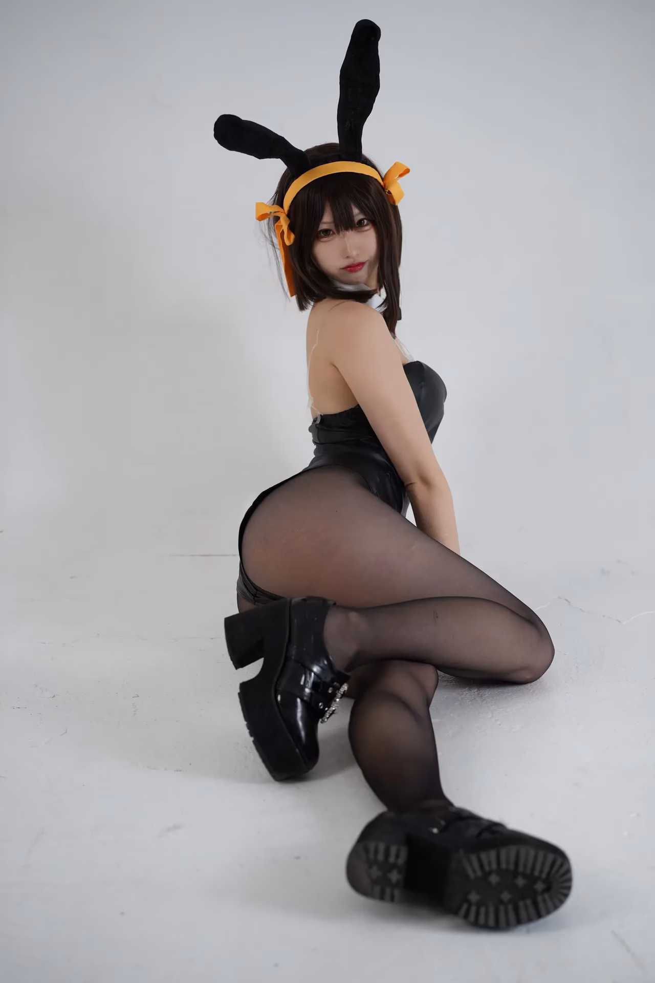 Shion Kyouwakoku as Haruhi Suzumiya — cosplay photo 94 of 101