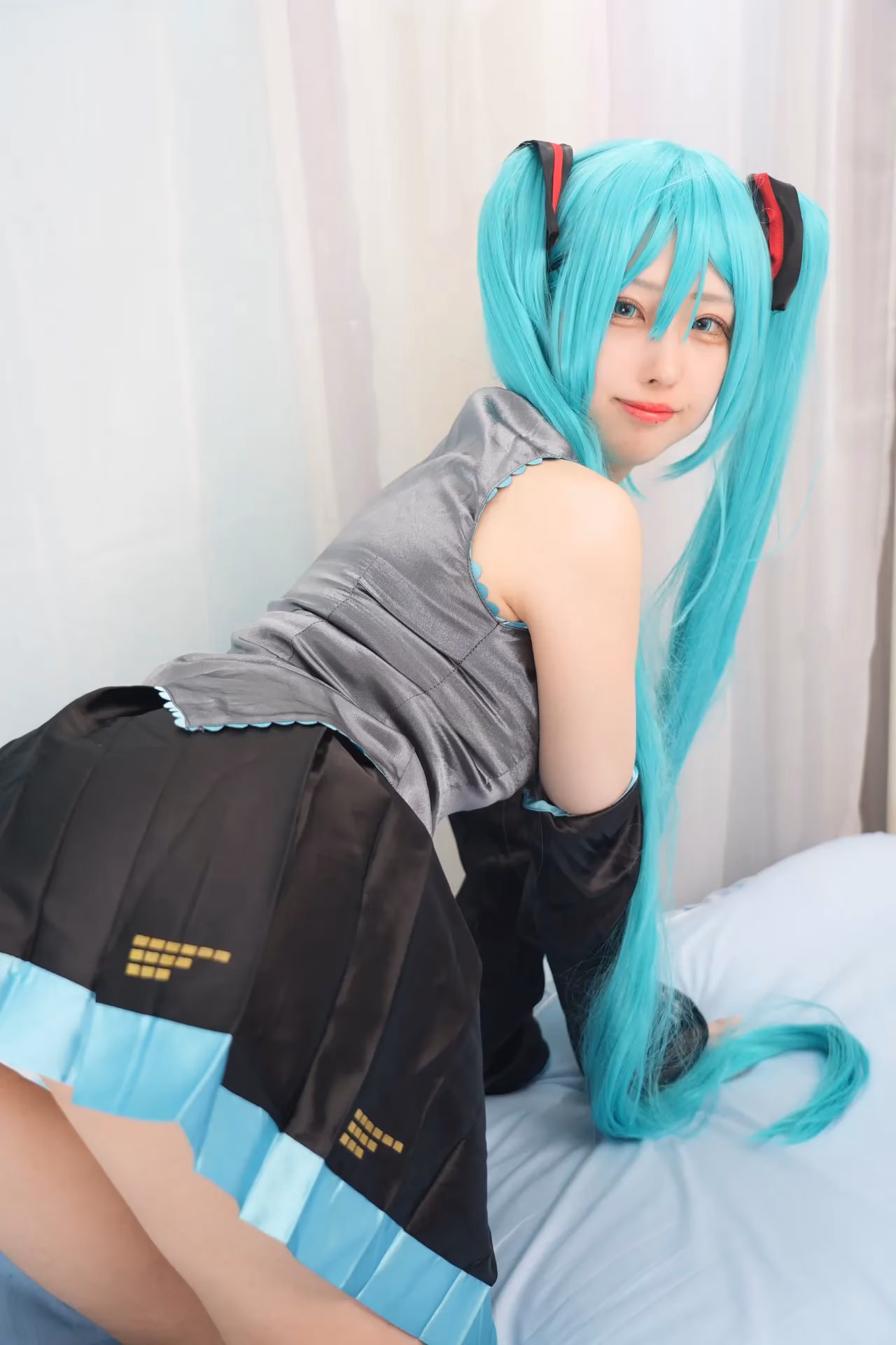 Shion Kyouwakoku as Hatsune Miku — cosplay photo 40 of 89
