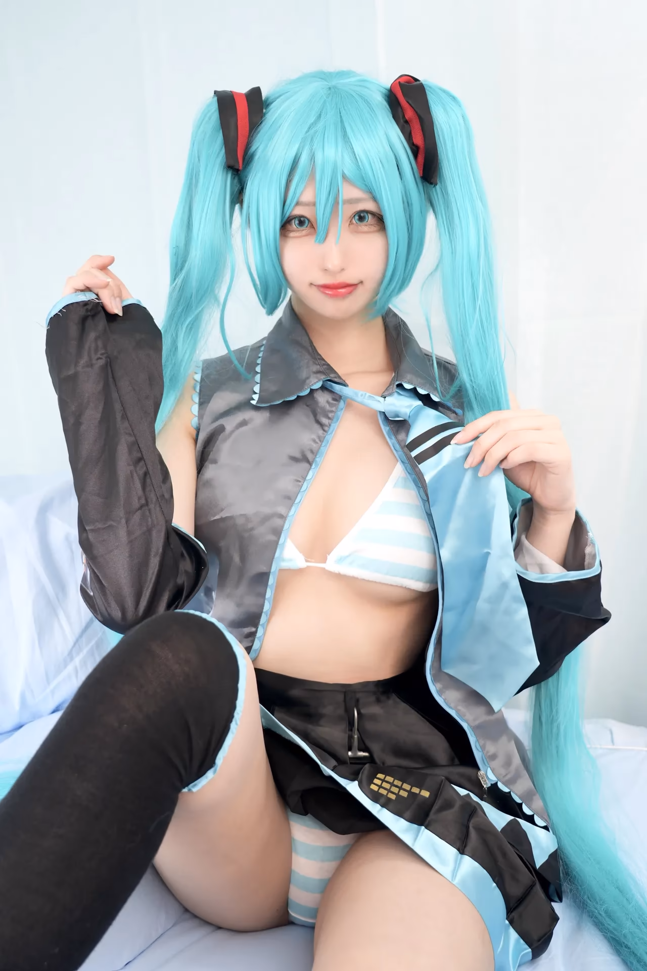Shion Kyouwakoku as Hatsune Miku — cosplay photo 41 of 89