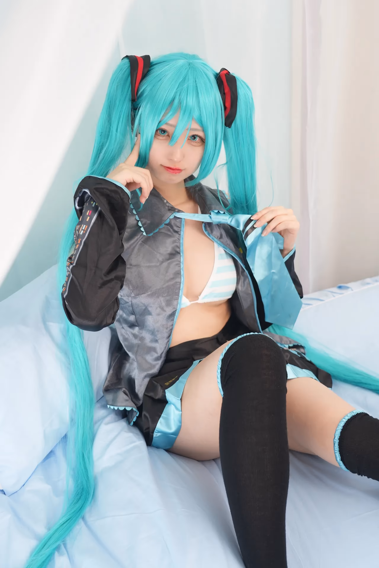 Shion Kyouwakoku as Hatsune Miku — cosplay photo 43 of 89