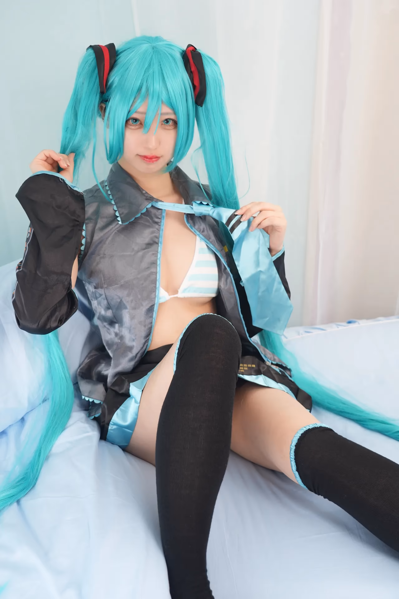 Shion Kyouwakoku as Hatsune Miku — cosplay photo 45 of 89