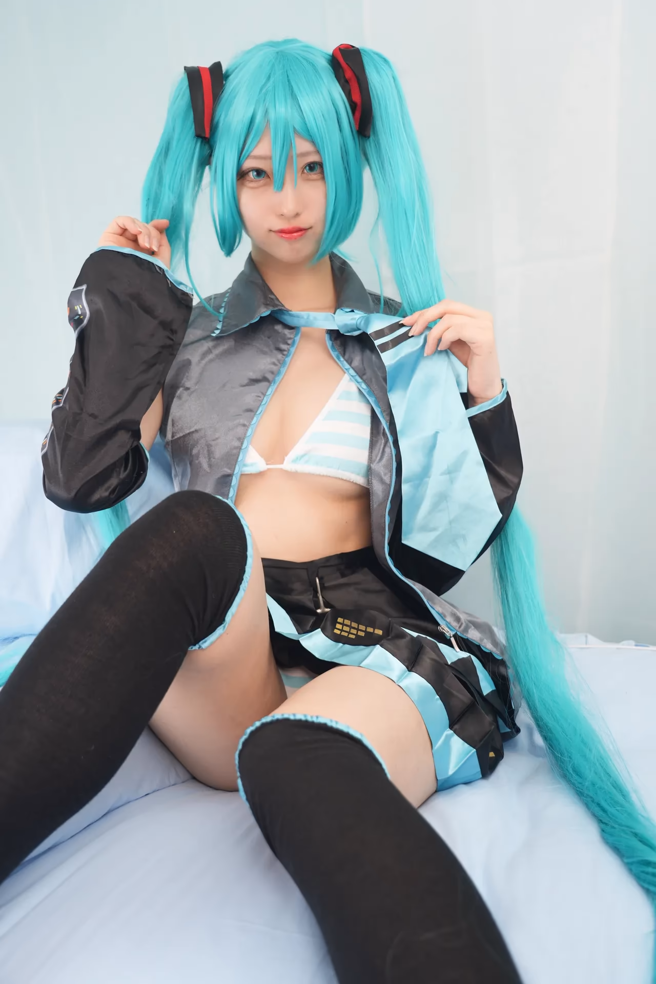Shion Kyouwakoku as Hatsune Miku — cosplay photo 48 of 89