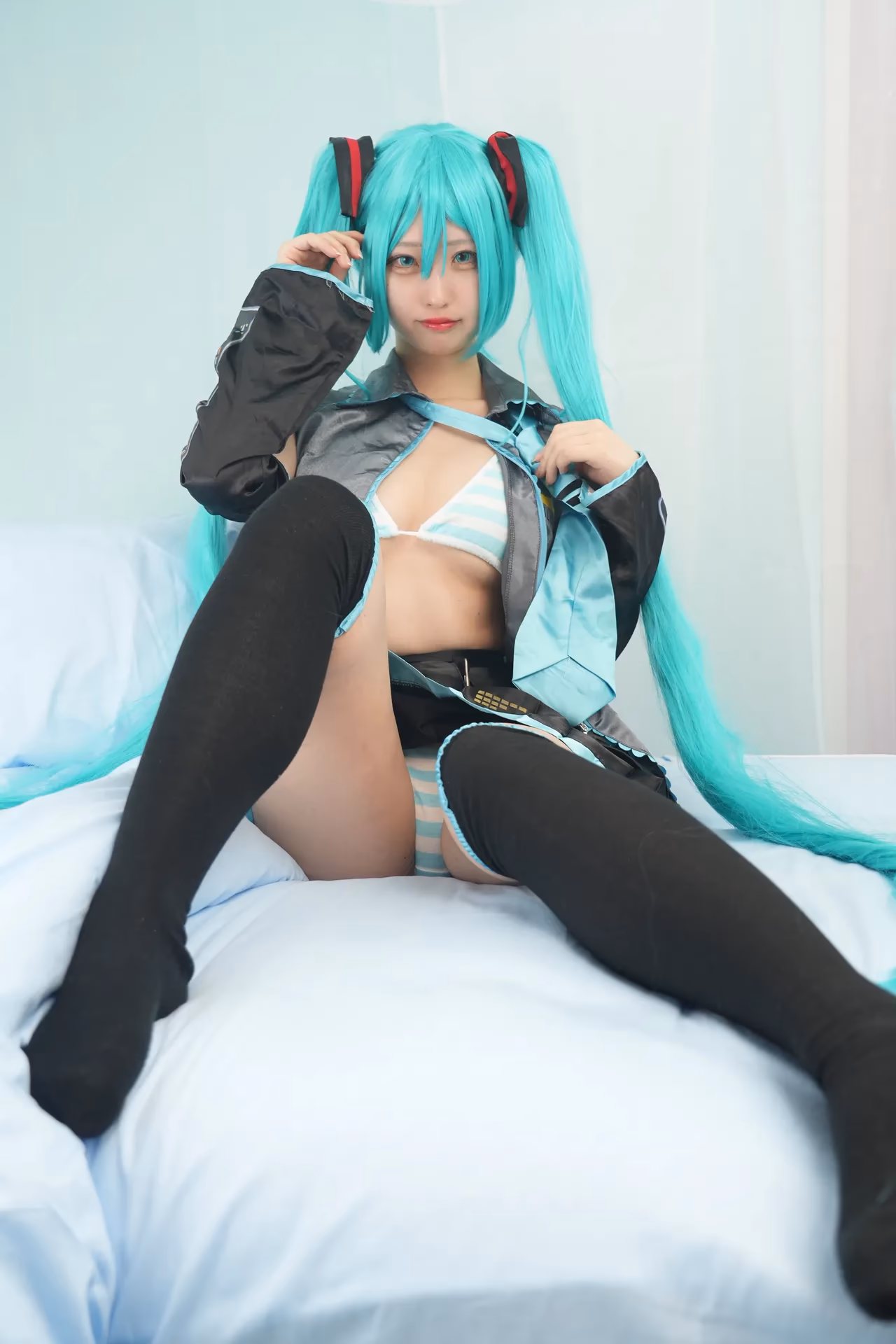 Shion Kyouwakoku as Hatsune Miku — cosplay photo 52 of 89