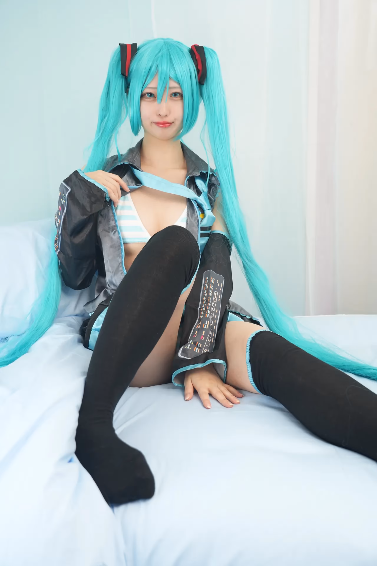 Shion Kyouwakoku as Hatsune Miku — cosplay photo 53 of 89