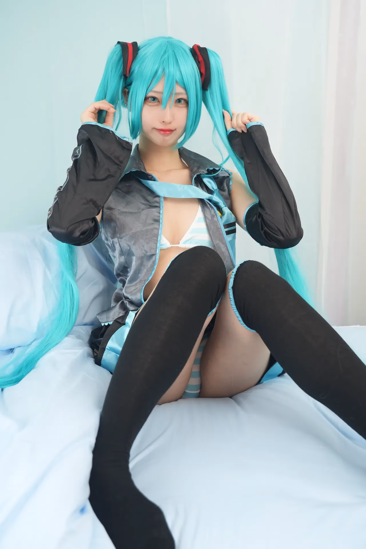 Shion Kyouwakoku as Hatsune Miku — cosplay photo 54 of 89